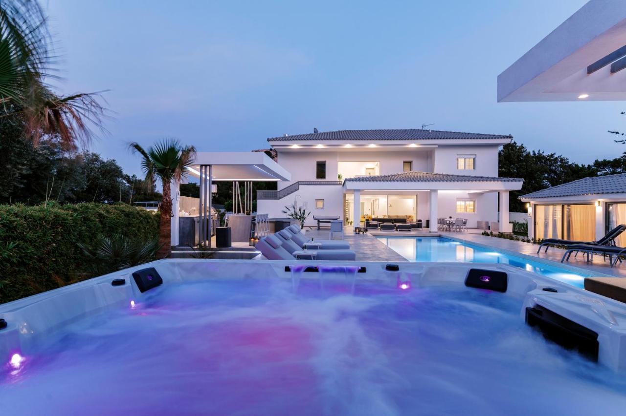 Villa M Mansion Pefki Esterno foto